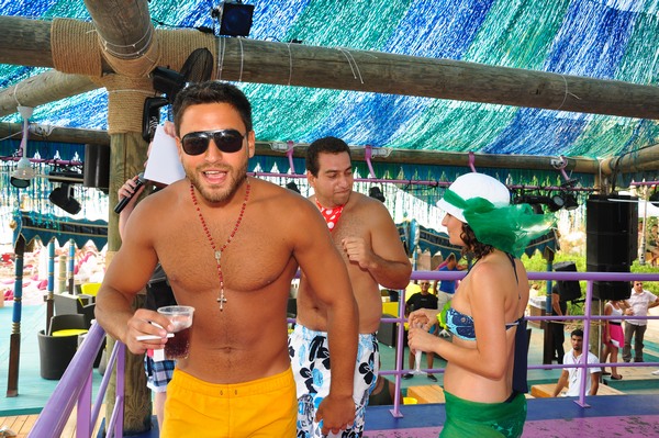 Champagne Showers @ Edde Sands